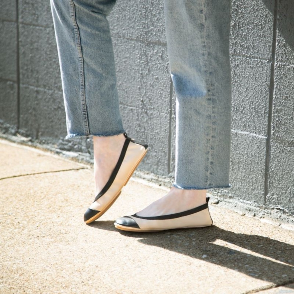 YNY•Yosi black cap toe nude ballet flats Lexington quilted foldable flats 8 NWT